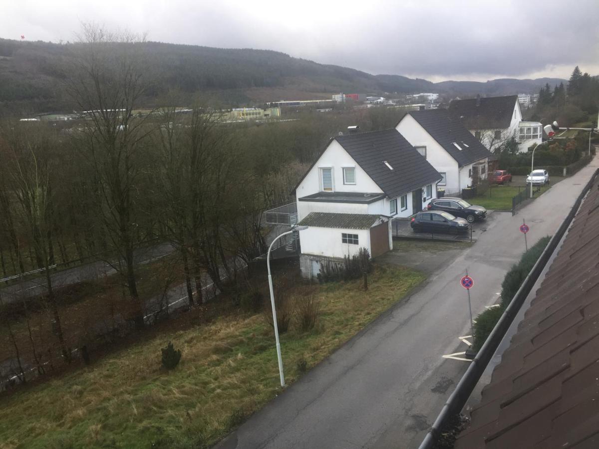 Sauerlaender Ferienwohnung Plettenberg Ruang foto